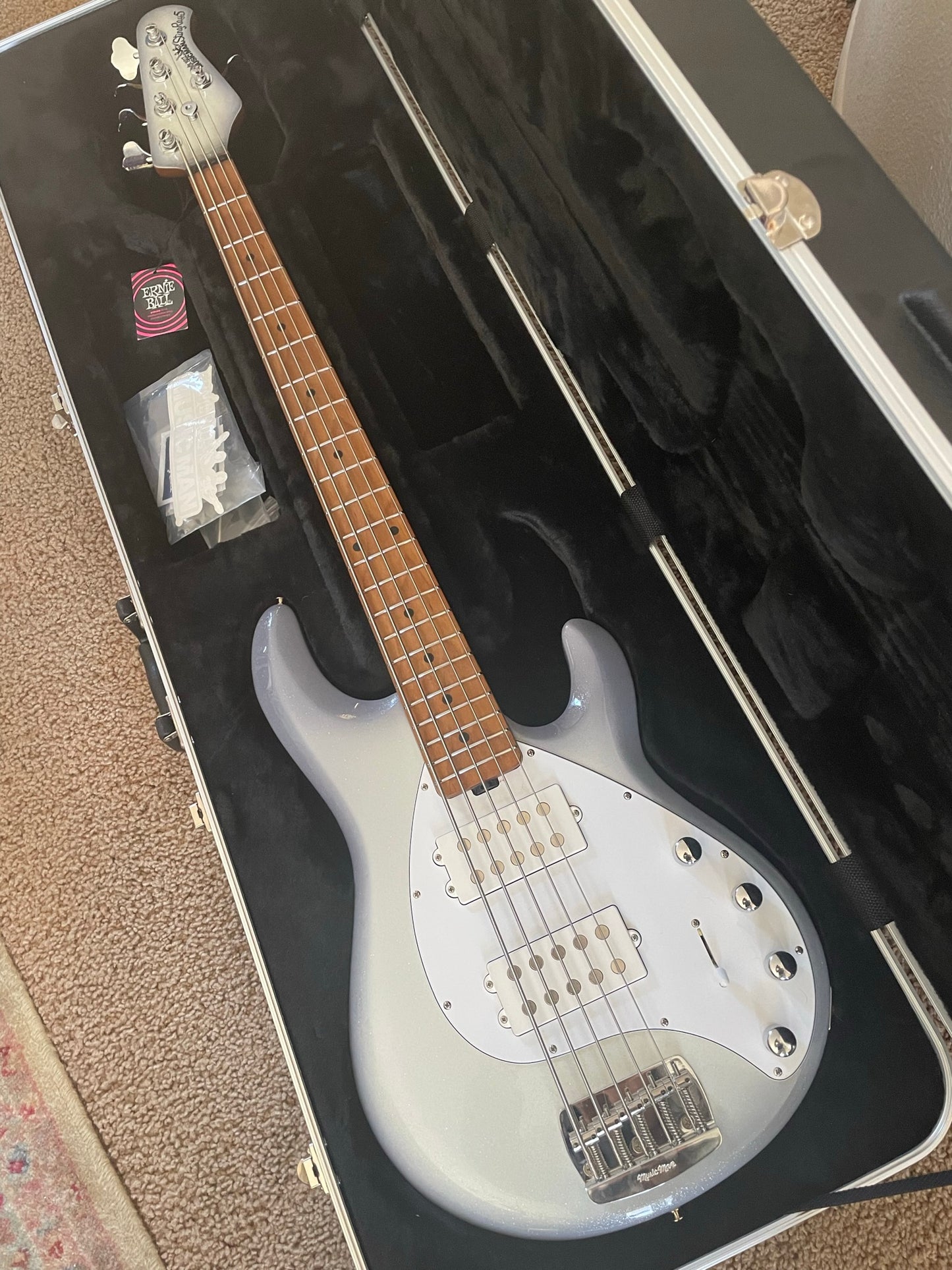 2021 Music Man Stingray Special 5 String - 2 Pickup - Ghost White