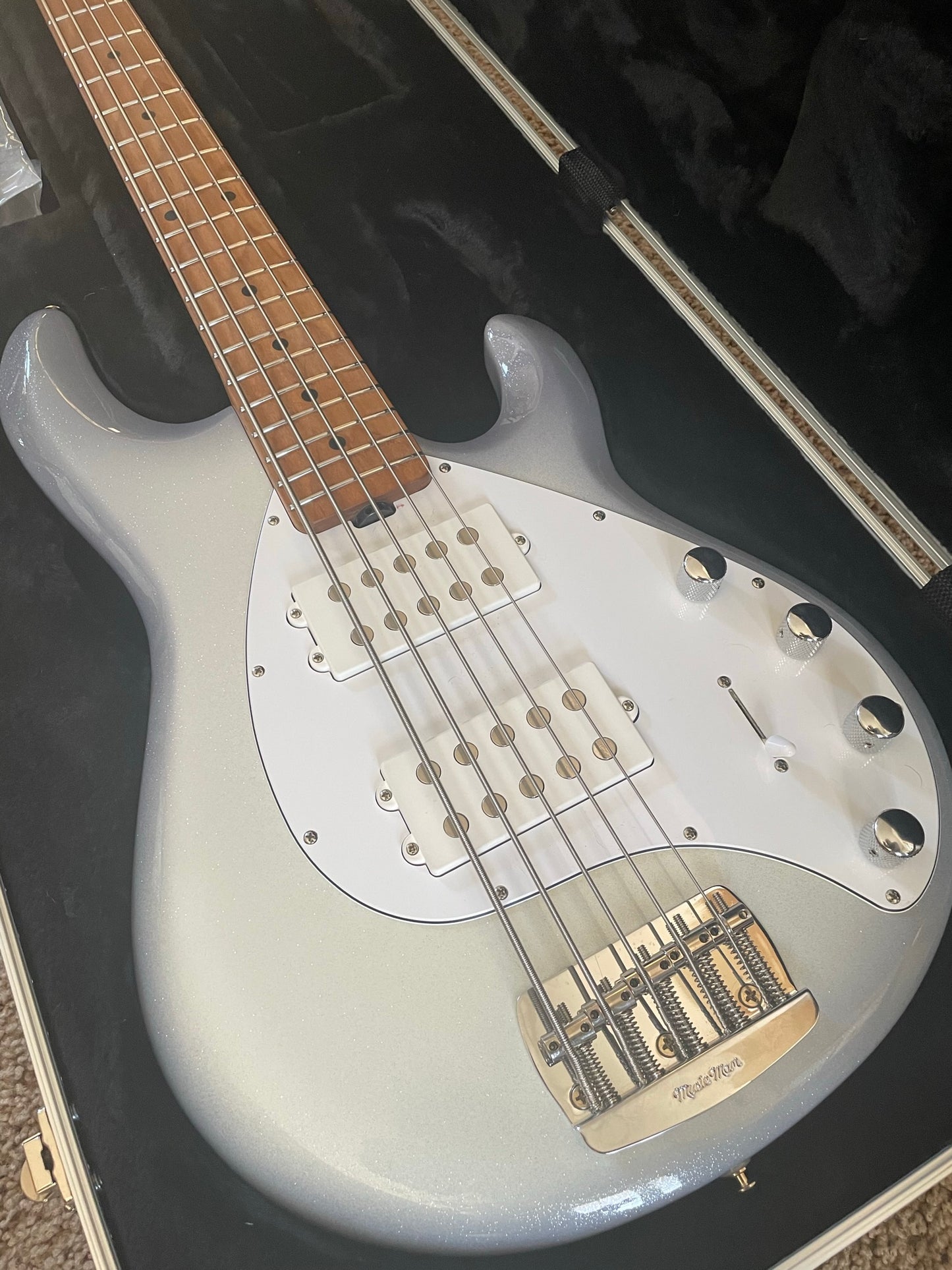 2021 Music Man Stingray Special 5 String - 2 Pickup - Ghost White